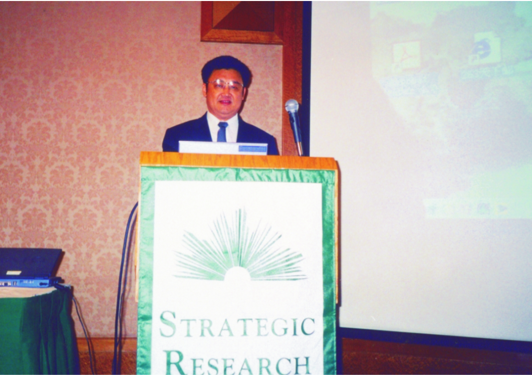 Making lecture as the keynote speaker in the Third World Stem Cells and Regenerative Medicine Conference held in the U.S.